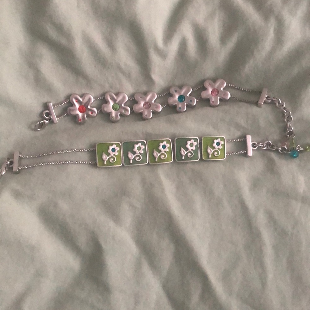 Set of two floral bracelets